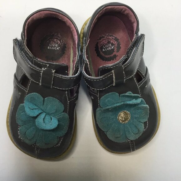 Livie & Luca Gray Blossom Shoes Size 7 - Picture 2 of 7